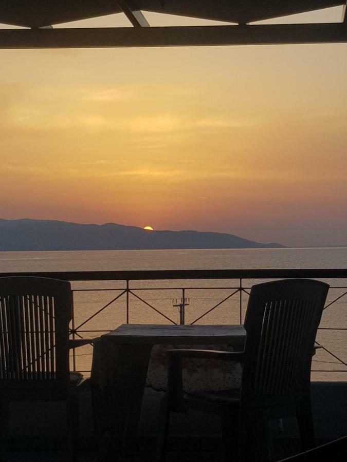 2 Ambelia Paradise Daire Megalochori  Dış mekan fotoğraf